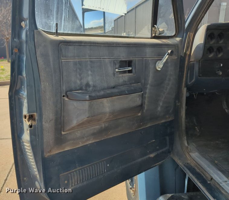 image for item OL9244 1988 GMC C6000 refrigerated truck