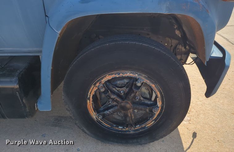 image for item OL9244 1988 GMC C6000 refrigerated truck