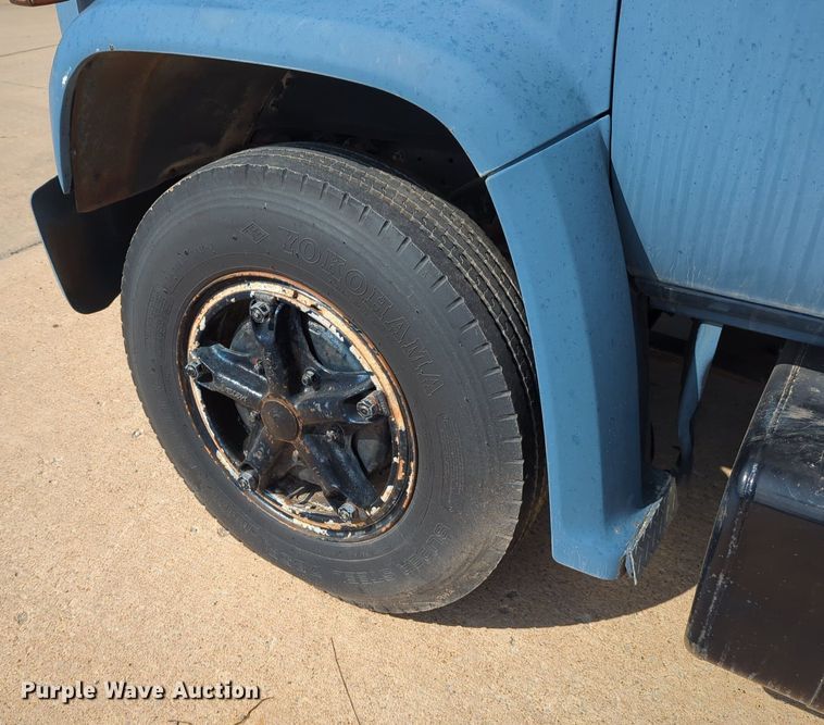 image for item OL9244 1988 GMC C6000 refrigerated truck