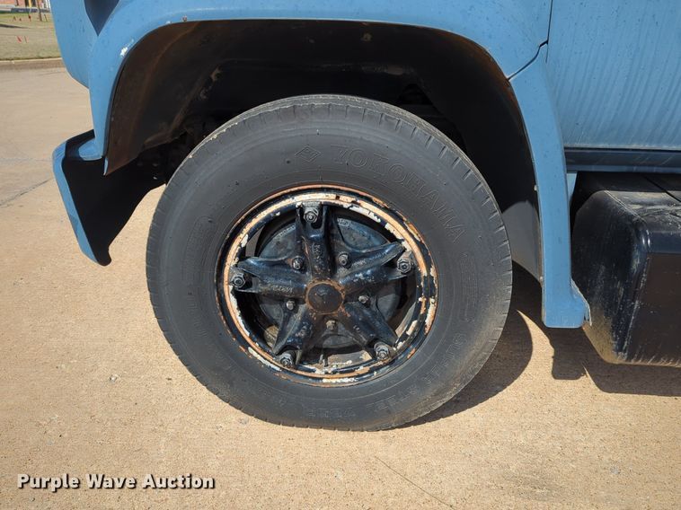 image for item OL9244 1988 GMC C6000 refrigerated truck