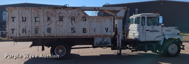 image for item OL9247 1995 Mack Midliner CS300P crane truck