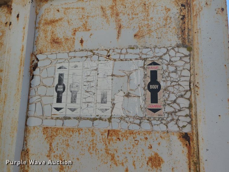 image for item OL9247 1995 Mack Midliner CS300P crane truck