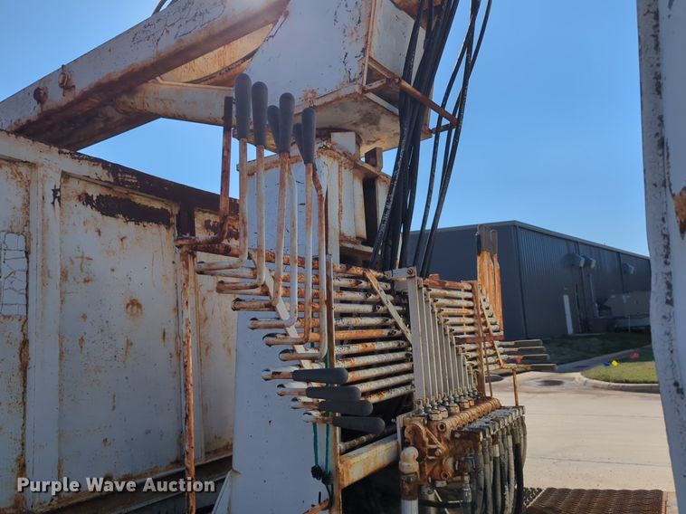 image for item OL9247 1995 Mack Midliner CS300P crane truck