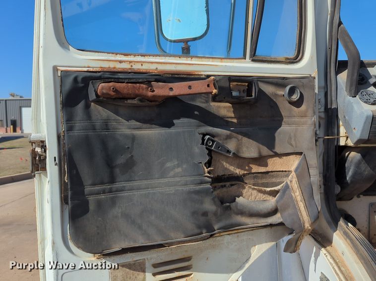 image for item OL9247 1995 Mack Midliner CS300P crane truck