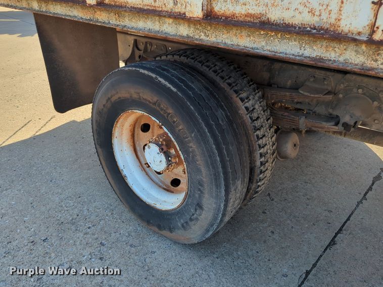 image for item OL9247 1995 Mack Midliner CS300P crane truck