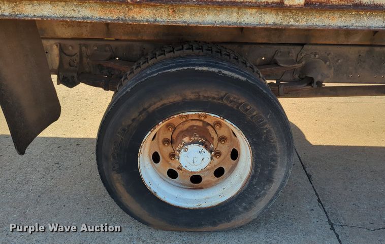 image for item OL9247 1995 Mack Midliner CS300P crane truck