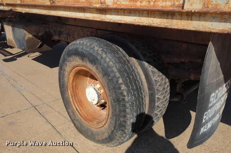 image for item OL9247 1995 Mack Midliner CS300P crane truck