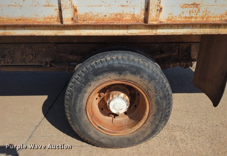 image for item OL9247 1995 Mack Midliner CS300P crane truck