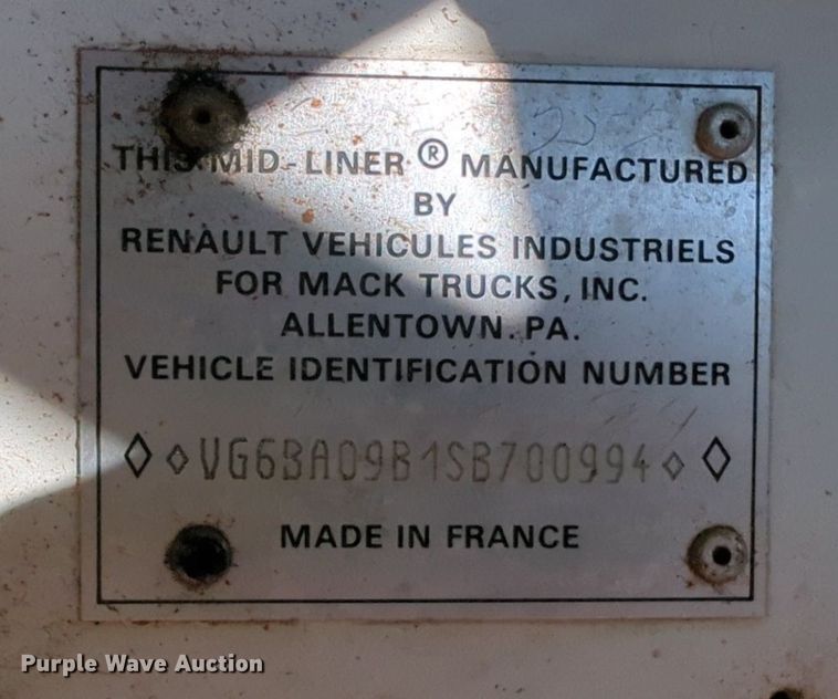 image for item OL9247 1995 Mack Midliner CS300P crane truck