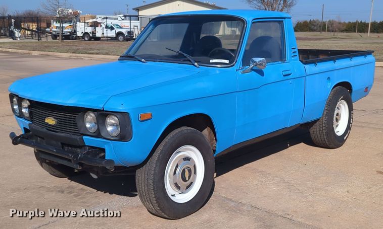 image for item OL9248 1975 Chevrolet LUV pickup truck