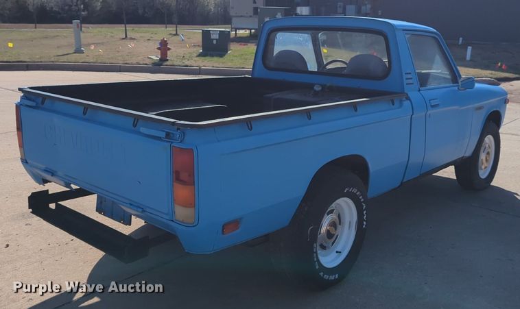 image for item OL9248 1975 Chevrolet LUV pickup truck