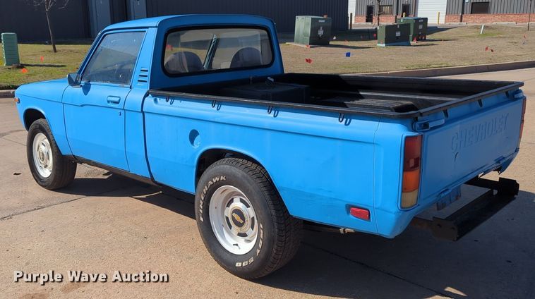 image for item OL9248 1975 Chevrolet LUV pickup truck