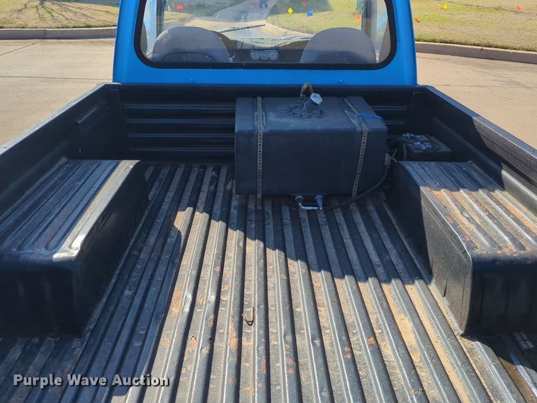 image for item OL9248 1975 Chevrolet LUV pickup truck