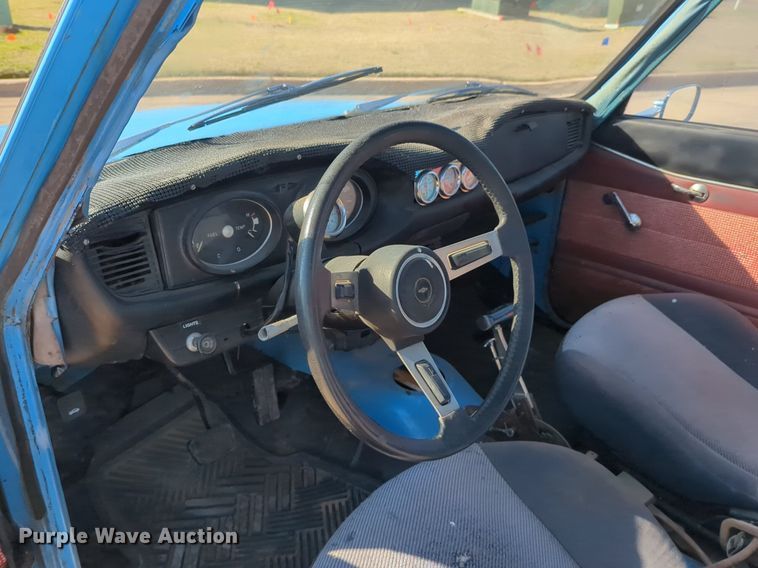 image for item OL9248 1975 Chevrolet LUV pickup truck