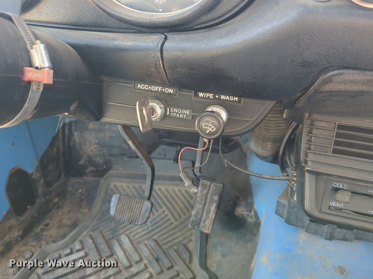 image for item OL9248 1975 Chevrolet LUV pickup truck