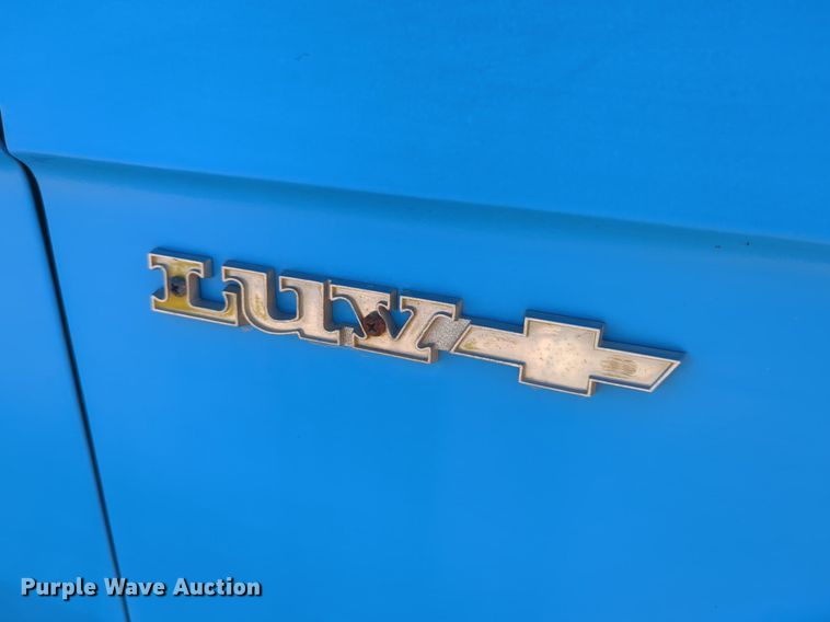 image for item OL9248 1975 Chevrolet LUV pickup truck