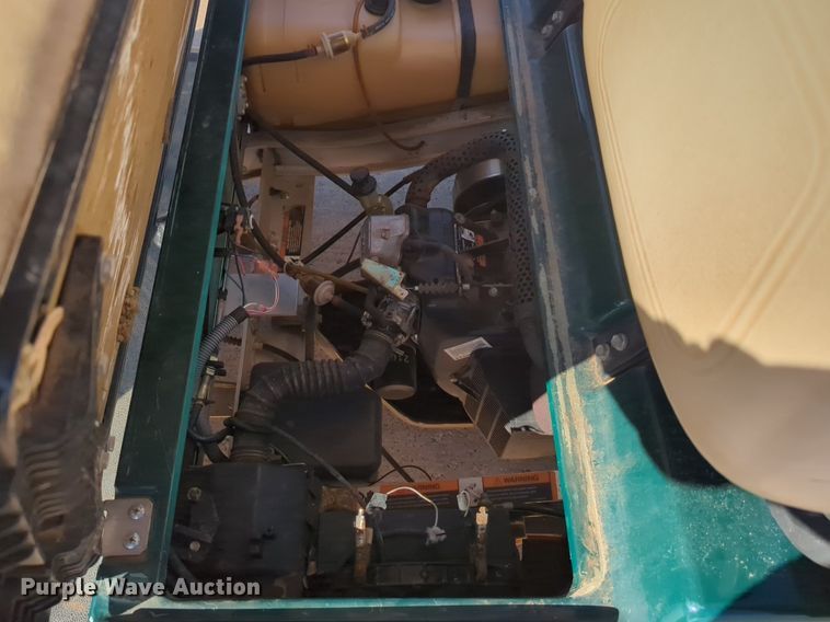 image for item OL9249 2004 Club Car DS golf cart