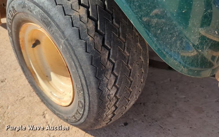 image for item OL9249 2004 Club Car DS golf cart