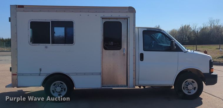 image for item OL9251 2005 Chevrolet Express G3500 box van