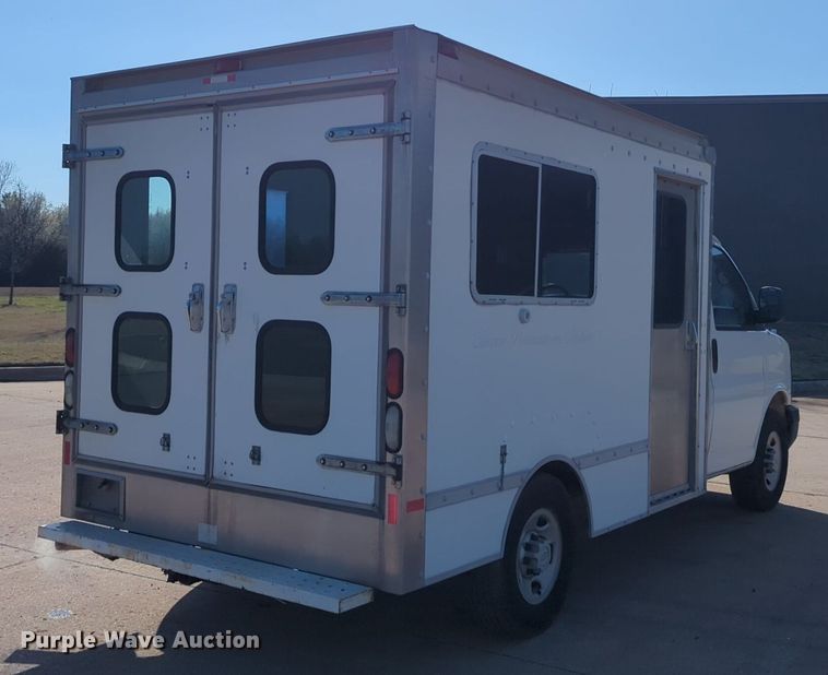 image for item OL9251 2005 Chevrolet Express G3500 box van