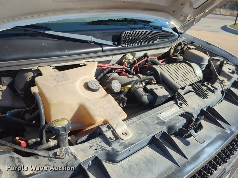 image for item OL9251 2005 Chevrolet Express G3500 box van