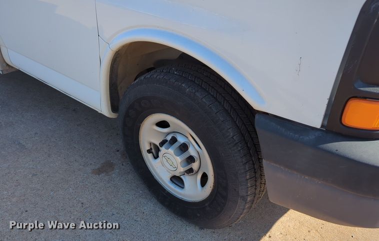 image for item OL9251 2005 Chevrolet Express G3500 box van