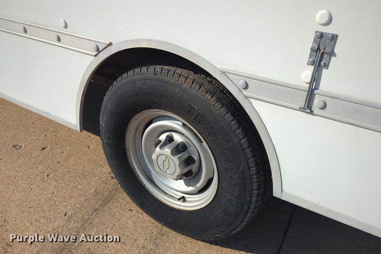 image for item OL9251 2005 Chevrolet Express G3500 box van