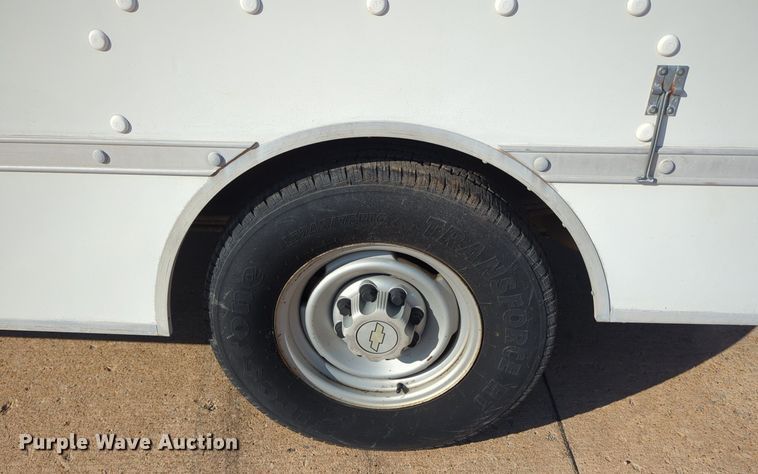 image for item OL9251 2005 Chevrolet Express G3500 box van