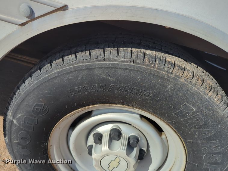 image for item OL9251 2005 Chevrolet Express G3500 box van