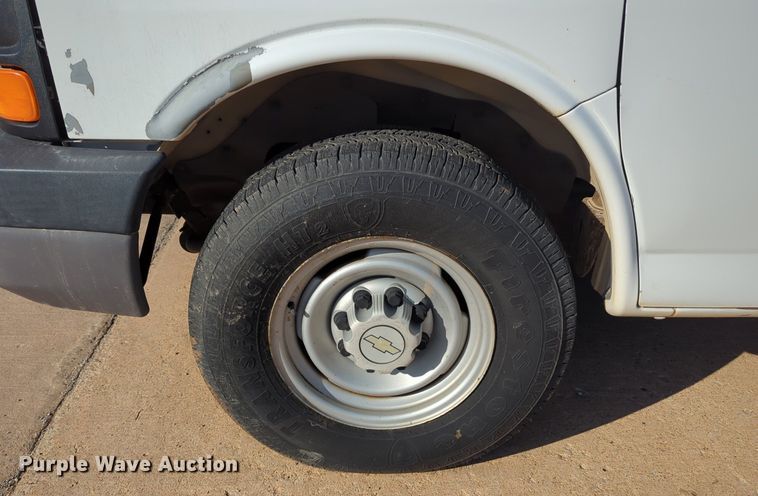 image for item OL9251 2005 Chevrolet Express G3500 box van