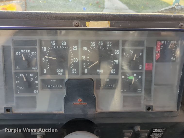 image for item OL9253 1998 International 3600 school bus