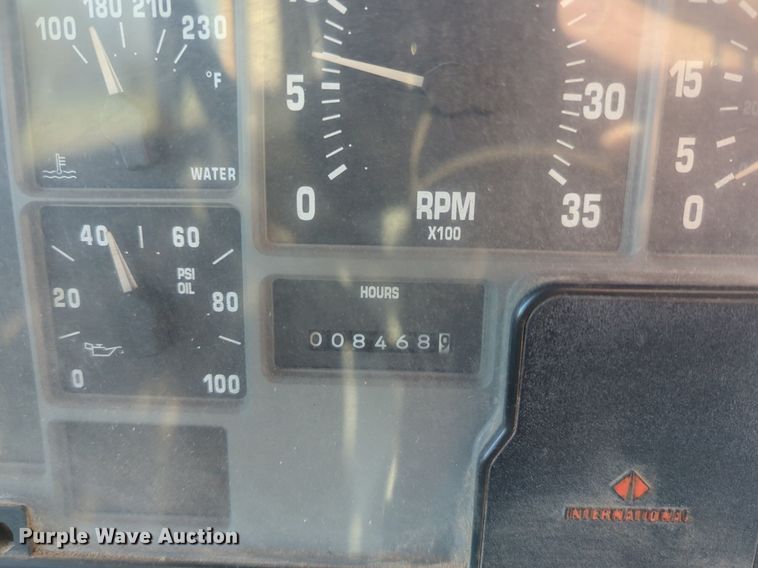 image for item OL9253 1998 International 3600 school bus