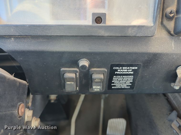 image for item OL9253 1998 International 3600 school bus