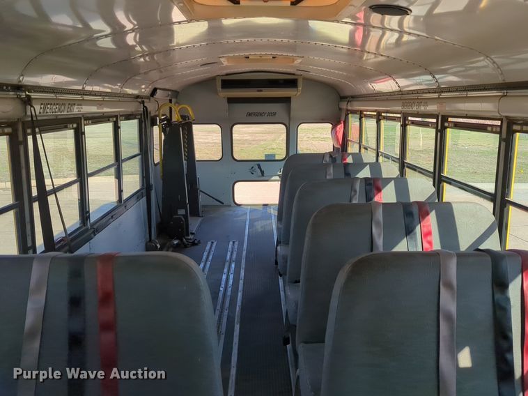 image for item OL9253 1998 International 3600 school bus