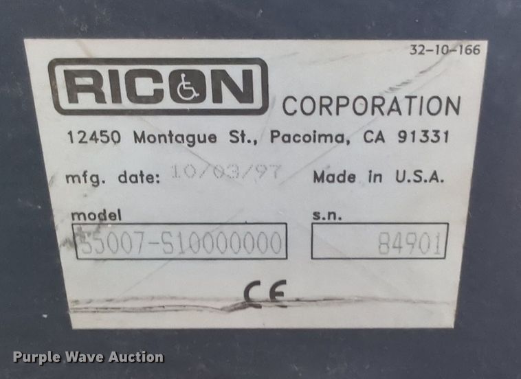 image for item OL9253 1998 International 3600 school bus