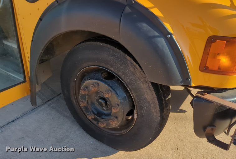 image for item OL9253 1998 International 3600 school bus