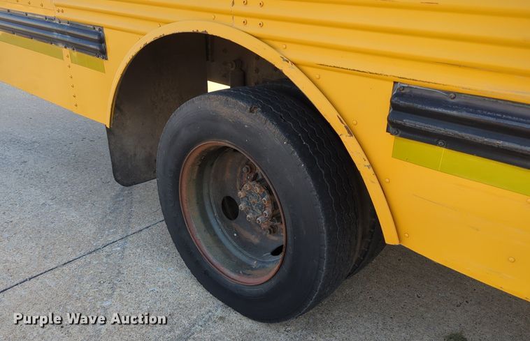 image for item OL9253 1998 International 3600 school bus
