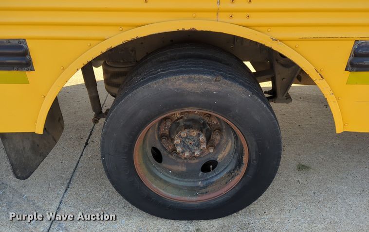 image for item OL9253 1998 International 3600 school bus