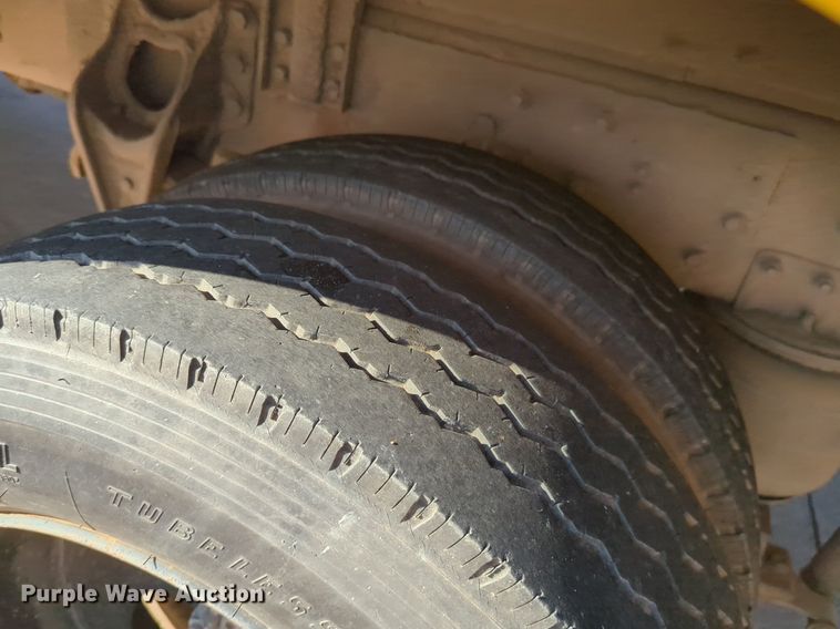 image for item OL9253 1998 International 3600 school bus