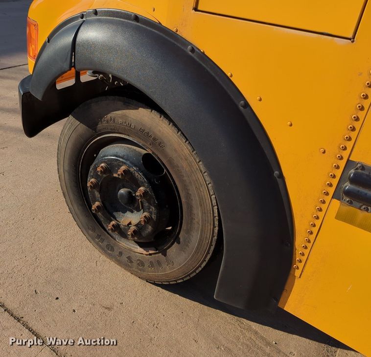 image for item OL9253 1998 International 3600 school bus