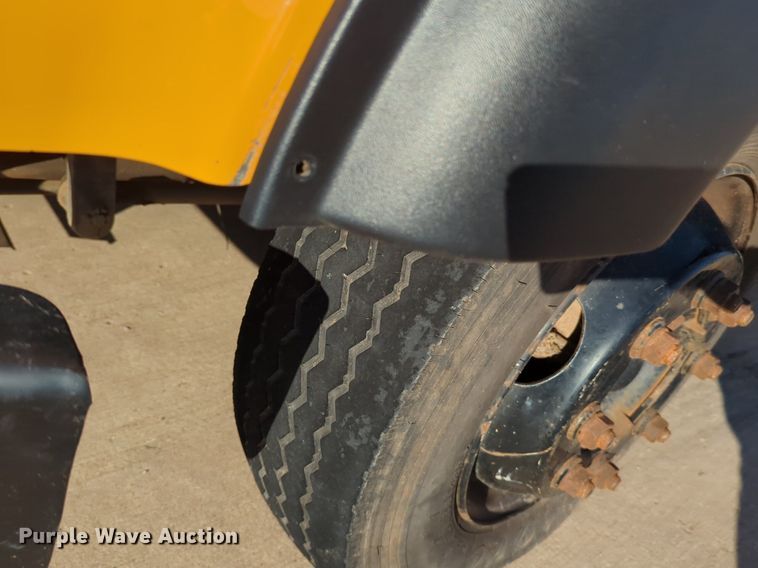 image for item OL9253 1998 International 3600 school bus