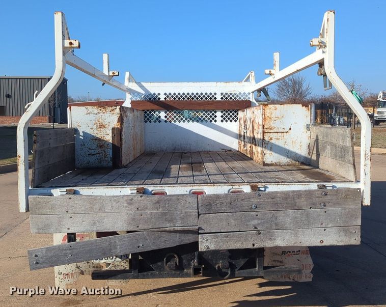 image for item OL9254 2006 Ford F450 Super Duty XL flatbed truck