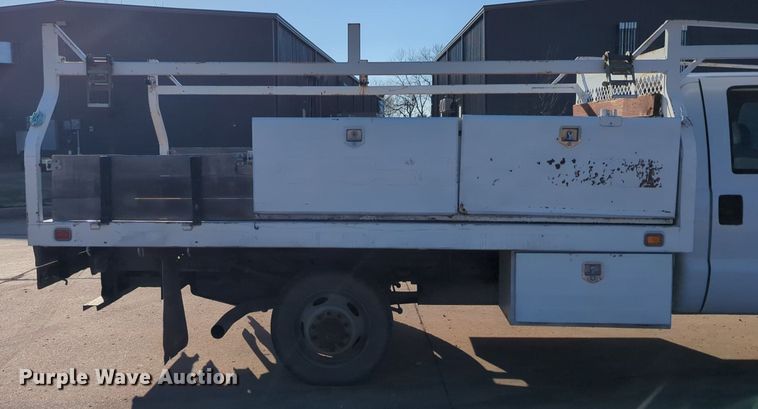 image for item OL9254 2006 Ford F450 Super Duty XL flatbed truck