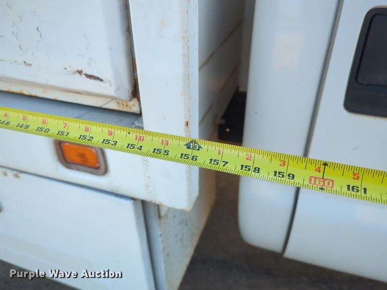 image for item OL9254 2006 Ford F450 Super Duty XL flatbed truck