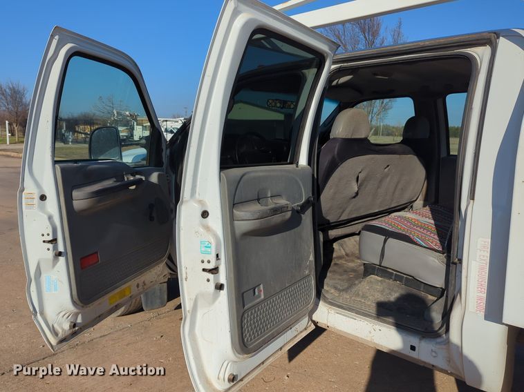 image for item OL9254 2006 Ford F450 Super Duty XL flatbed truck