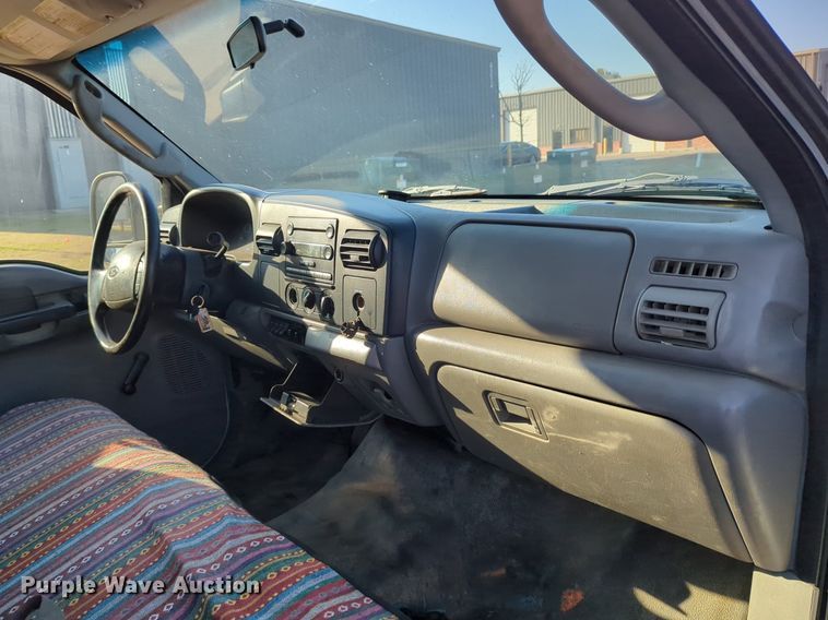 image for item OL9254 2006 Ford F450 Super Duty XL flatbed truck