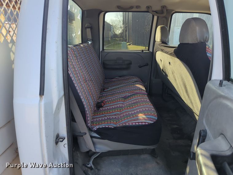 image for item OL9254 2006 Ford F450 Super Duty XL flatbed truck