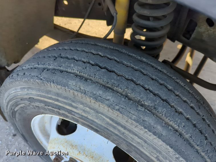 image for item OL9254 2006 Ford F450 Super Duty XL flatbed truck