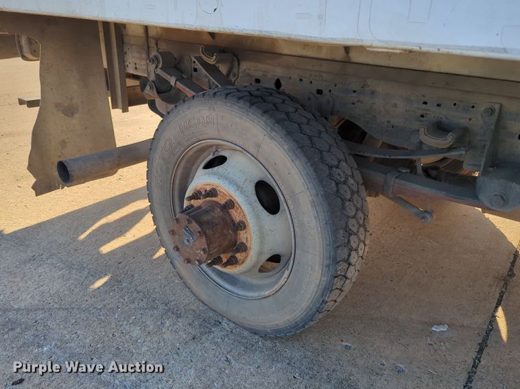 image for item OL9254 2006 Ford F450 Super Duty XL flatbed truck