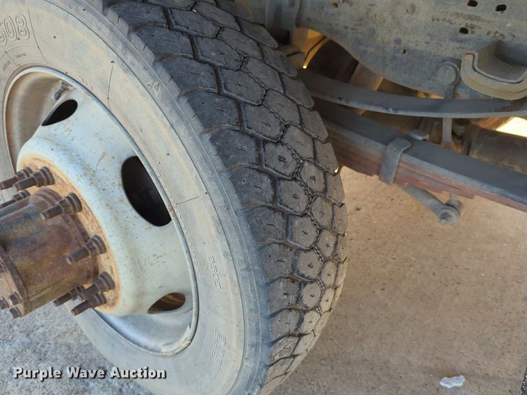 image for item OL9254 2006 Ford F450 Super Duty XL flatbed truck